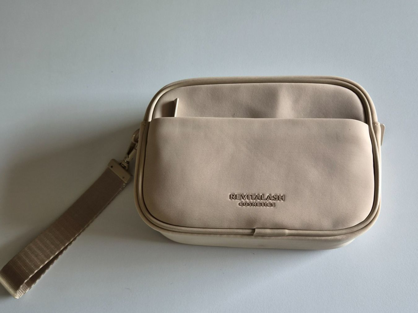 Borse da donna: Revitalash Cosmetics Tasche, Kosmetiktasche – Nuovo (secondo la descrizione) da Davos Platz venduto da Canada1995