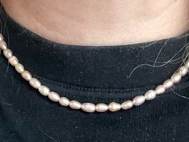Echte Süsswasserperlen-Kette (40 cm) – Zartrosa / Rosegold