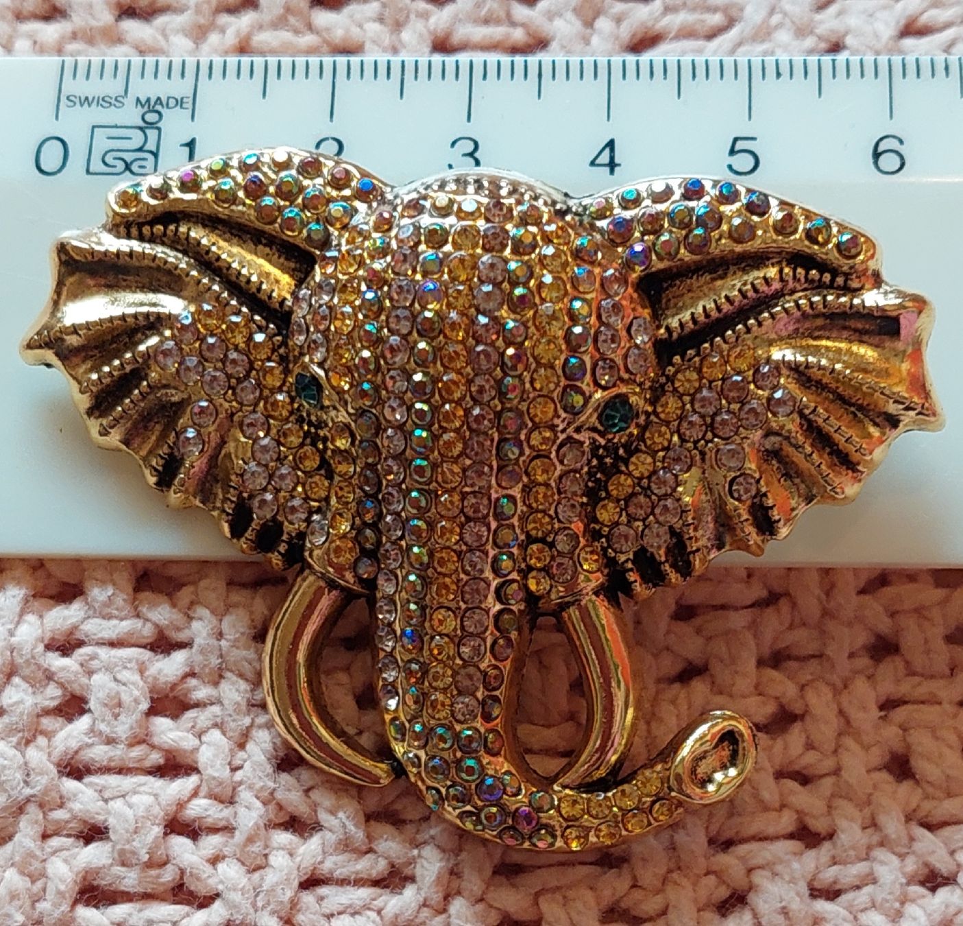 Broches & Aiguilles: Elefant Brosche mit Strass-Steinen 6 cm – Neuf (Voir description) à Oberwil BL par Hunajakakku 7