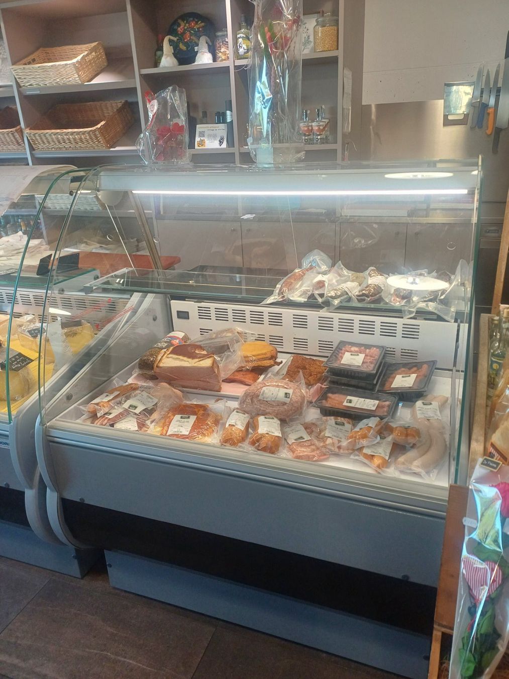 Frigoriferi: Vitrine réfrigérée à viande Salina S80 100VVC – Usato da Mont-la-Ville venduto da bla_sr7z 1