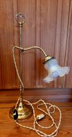 Lampe environ année 1900 en laiton et abat-jour tulipe