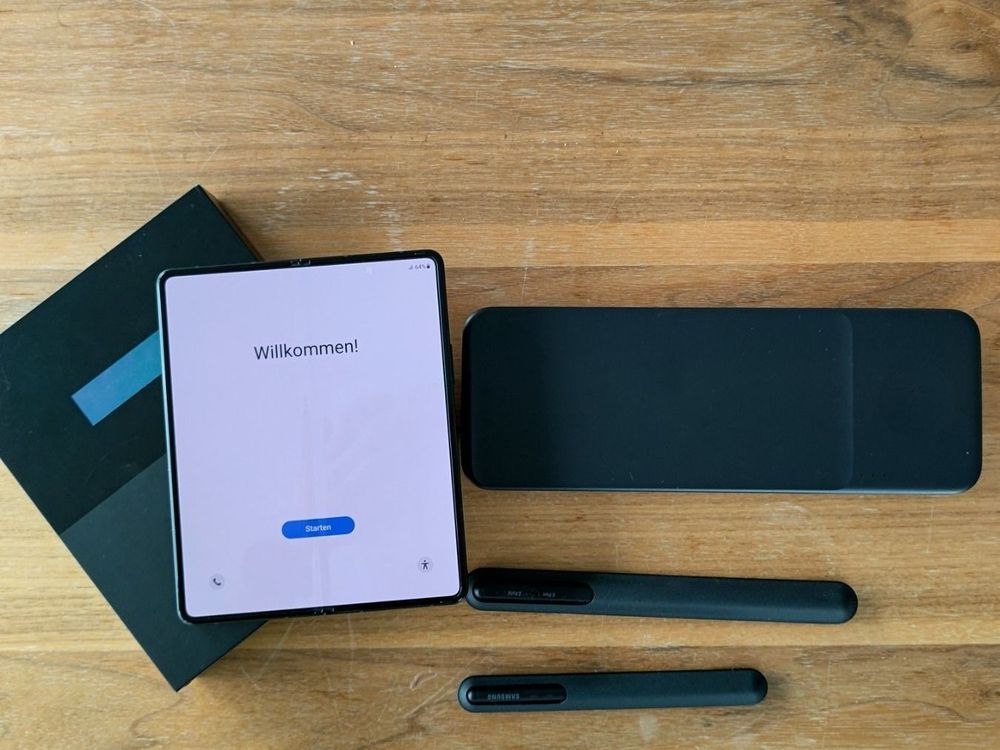 Galaxy Z Fold 3 - 512GB - viele Zubehöre | Kaufen auf Ricardo