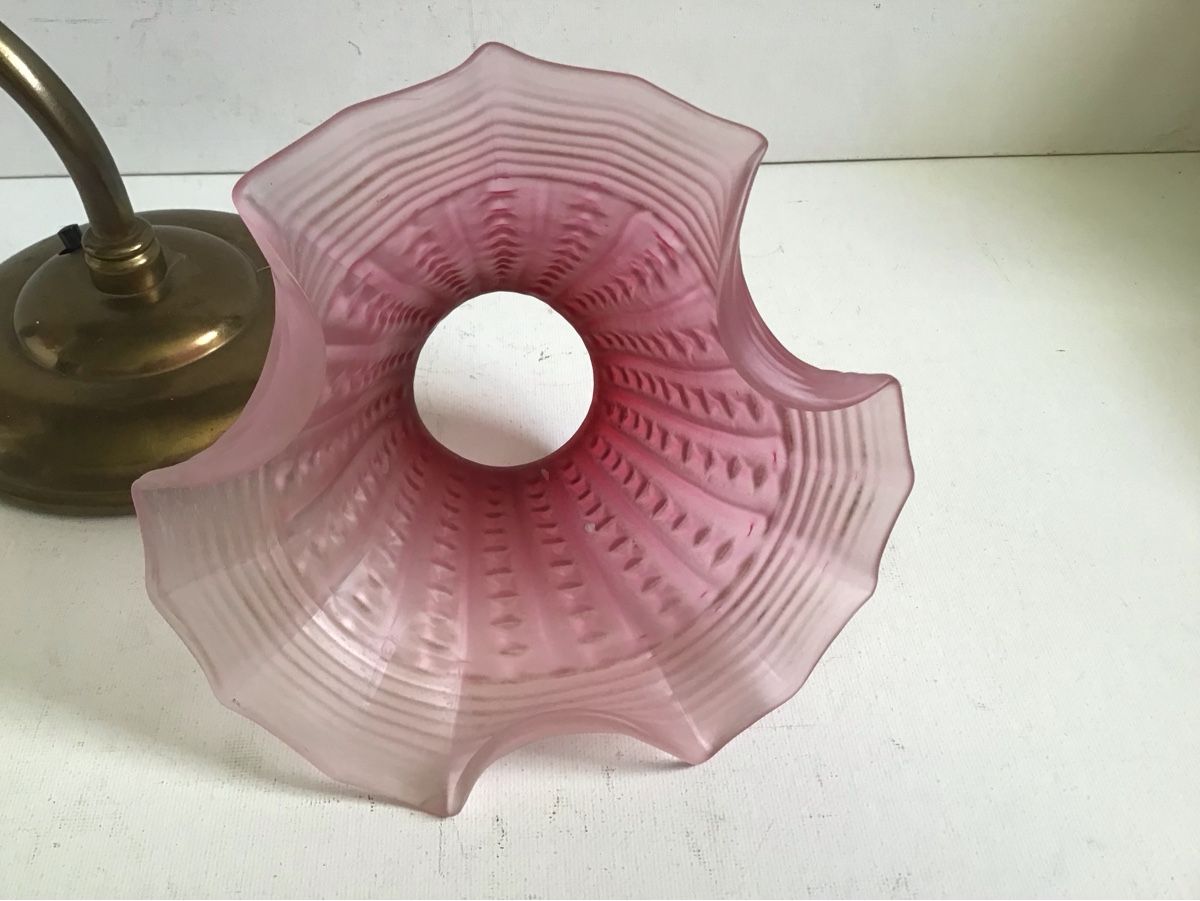 Lampade: Antikes Tischlämpli mit rosa Clöchli – Usato da St. Gallen venduto da Goldlilly 4