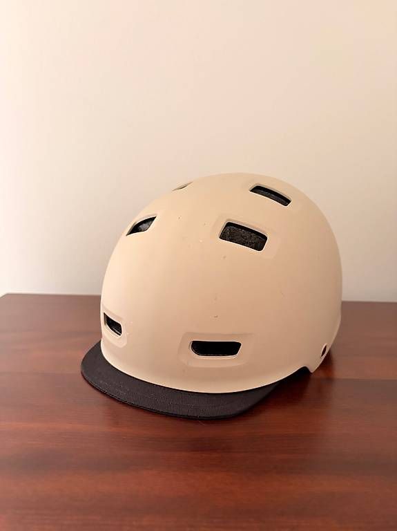 Casques: Helm creme  – D'occasion à Basel par yet_7svp