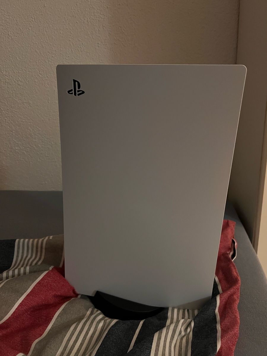 Sony Konsolen: PlayStation 5 Disc Version + 2 Games – Neu (gemäss Beschreibung) aus Würenlingen von mal_w6cl 1
