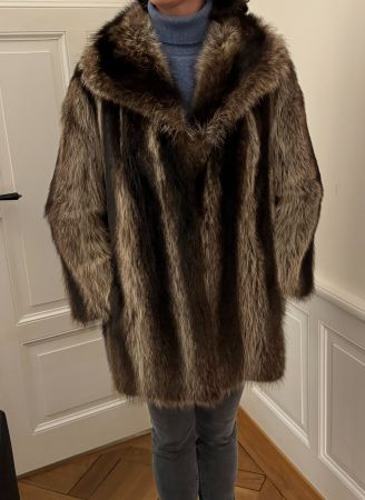 SPORTLICH-ELEGANTE PELZJACKE, WASCHBÄR, 80 CM LÄNGE,GRÖSSE M