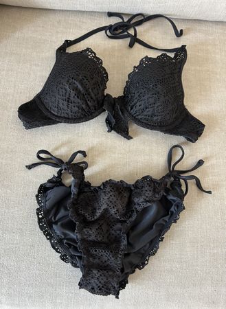 Joli bikini noir XS-S