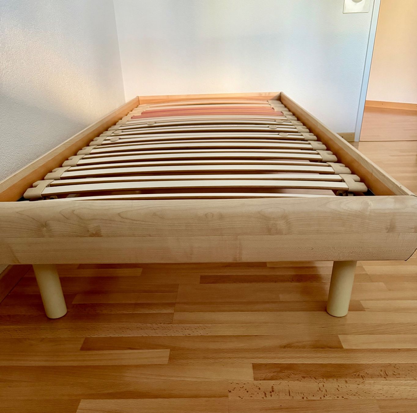 Roviva Lits: Bett inkl. Bettrost – D'occasion à Greifensee par dfrtank73 1