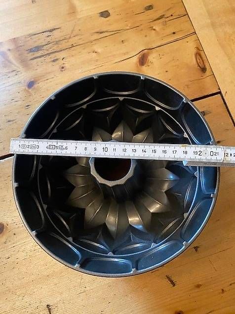 Teglie da forno: *GUGELHUPF-BACKFORM  KRONE* – Usato da Zürich venduto da doris001 2