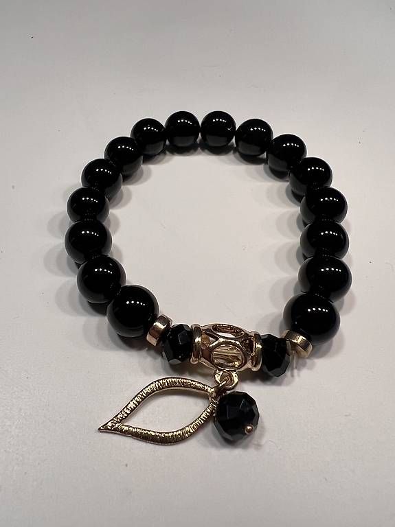 Bracciali & Braccialetti: Braccialetto perle nere – Usato da Gordola venduto da Simijojo 1