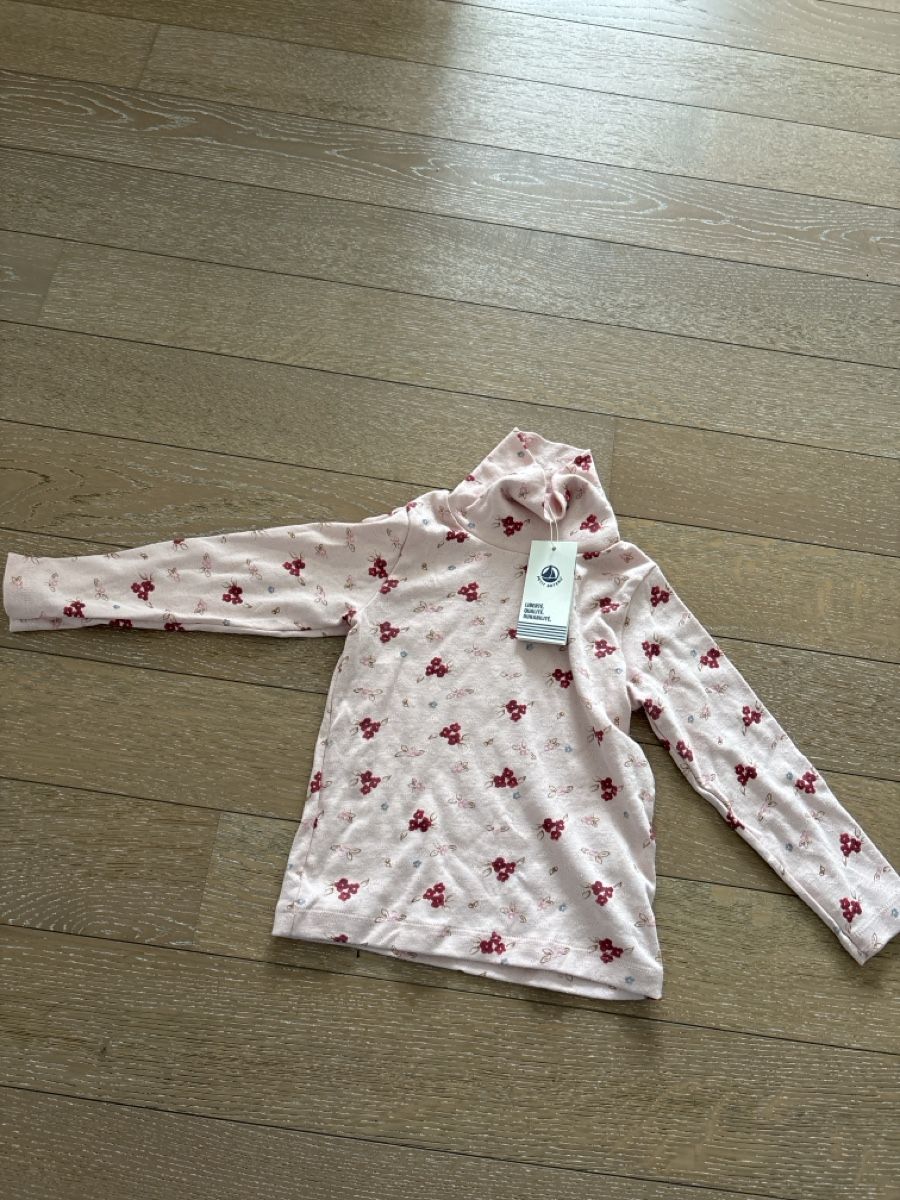 Petit Bateau Blouses, T-shirts & Tops: Petit Bateau Pullover pink floral print size 95cm new – Neuf avec emballage d'origine à Zürich par muz_5h6k