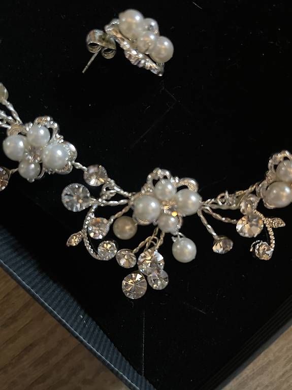 Catenine: Brautschmuck Kette und Ohrringe – Usato da Innerberg venduto da shopp 2