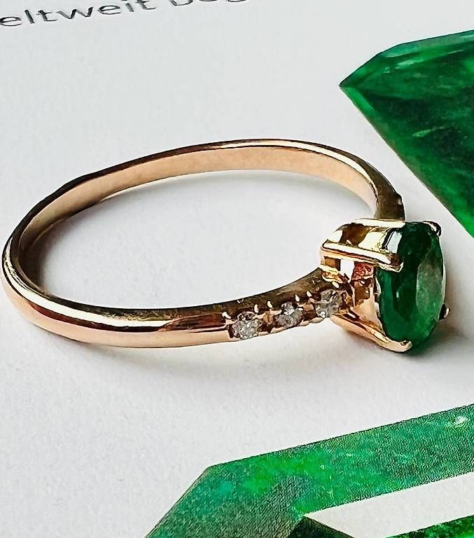 Ringe: Goldring mit Smaragd und Diamanten. – Gebraucht aus Thalwil von han_2b8c 3