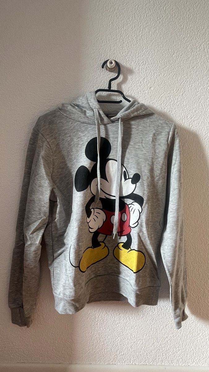 Pulls & Sweat-shirts: Grauer Mickey Mouse Hoodie – D'occasion à Einsiedeln par lar_d62m