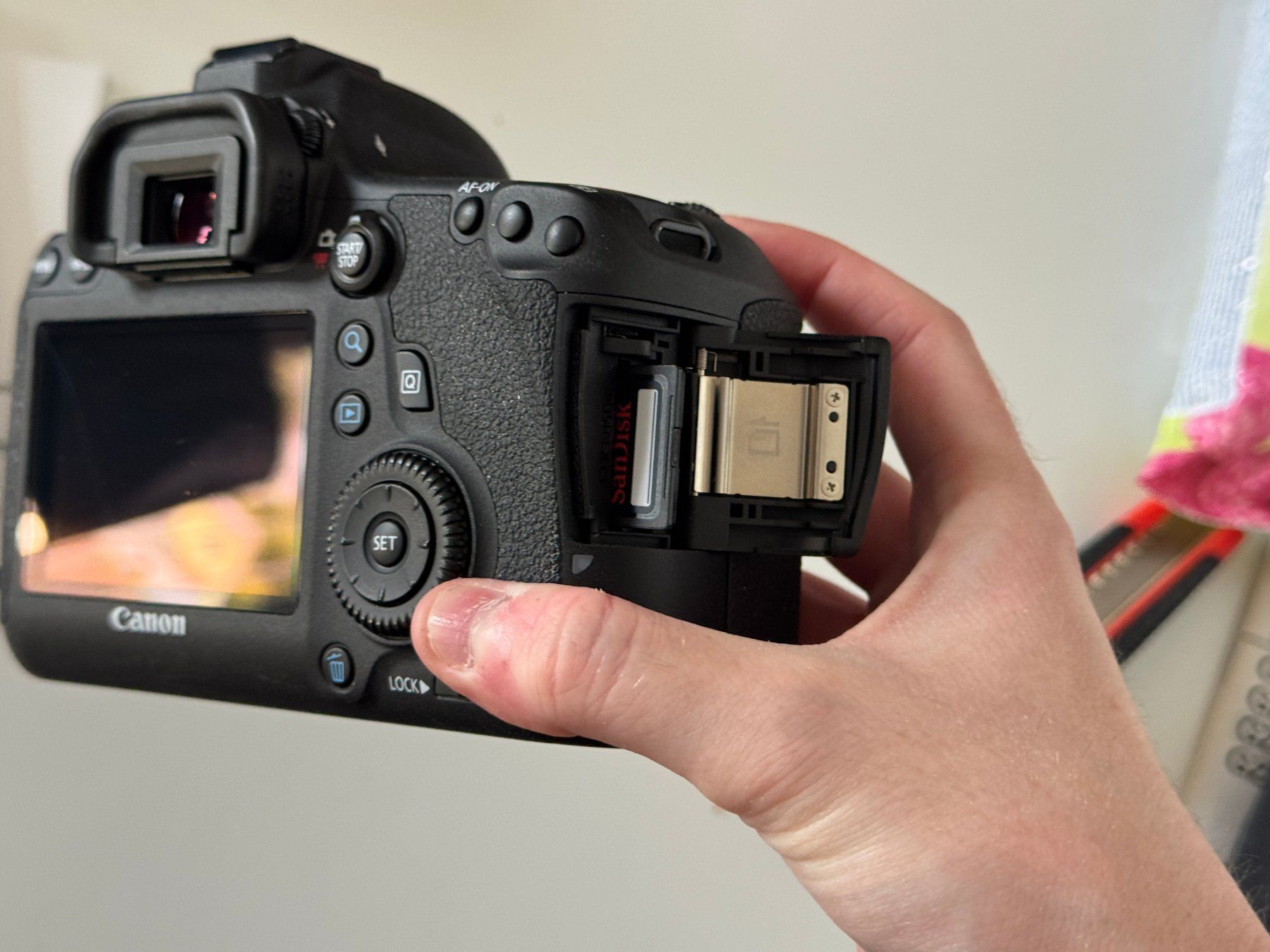 Canon Fotocamera: Kamera Canon EOS 6D Body ohne Akku – Usato da Rheinfelden venduto da Eldritchwitch 4