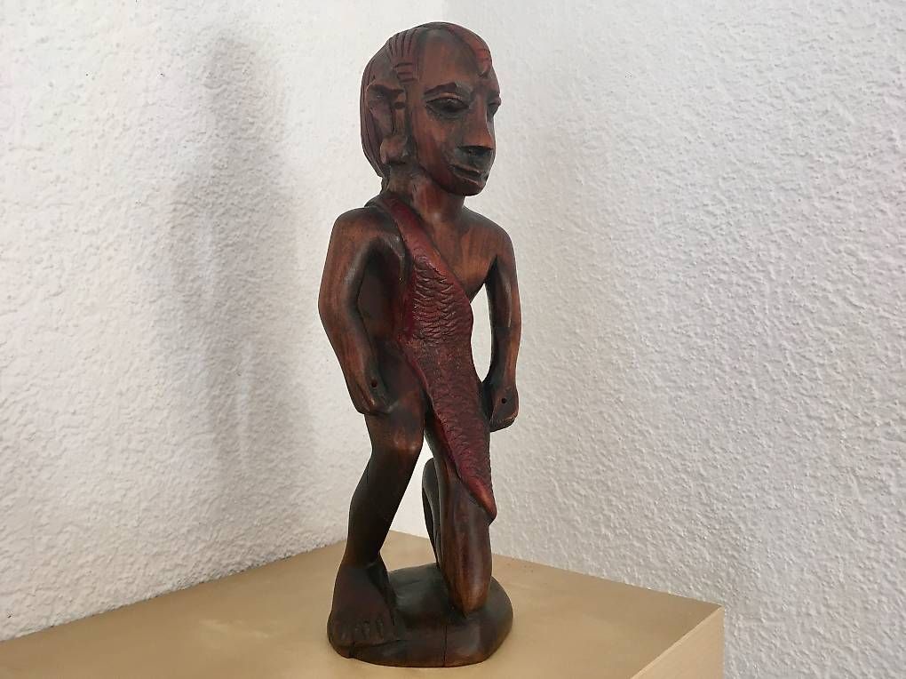 Statuette: Afrikanische Figur – Usato da Zürich venduto da Ro80