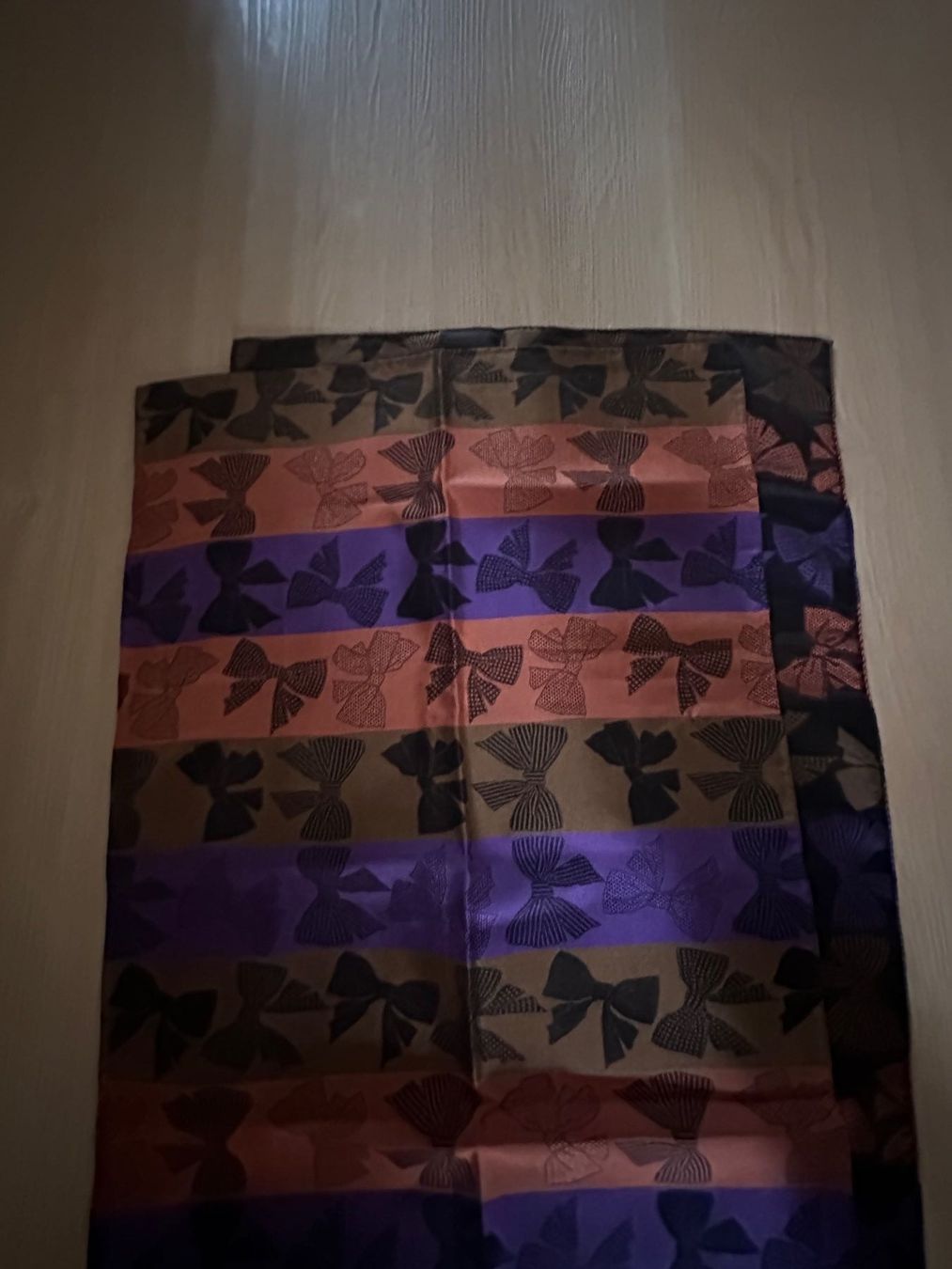 Foulard & Sciarpe: Swiss Silk Schal – Usato da Luzern venduto da gwand 1