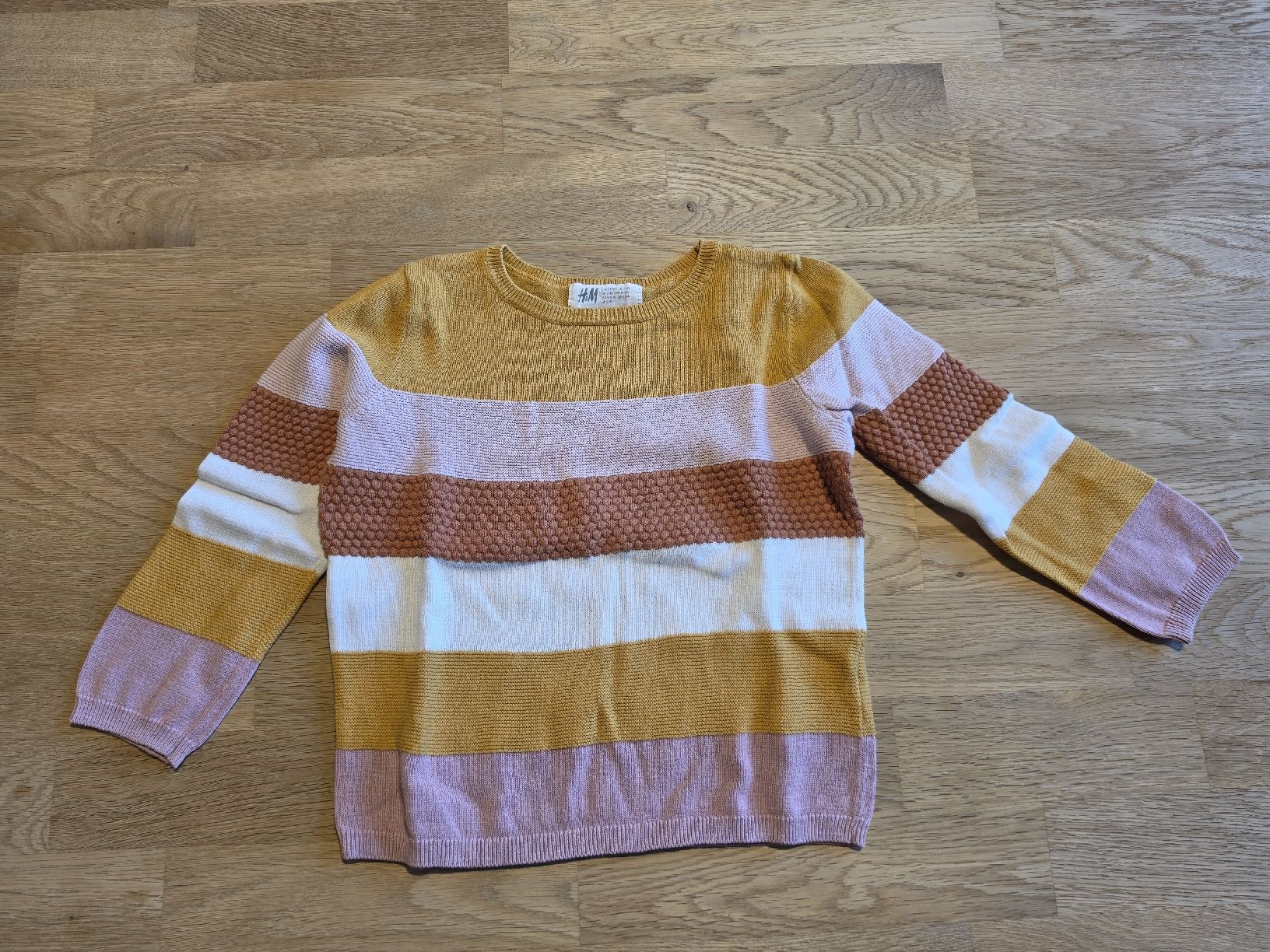 H&M Maglioni & Felpe: Wunderschöner H&M Pullover 104 Strick und Ripp Optik – Usato da Bergdietikon venduto da Staphylococcus 1