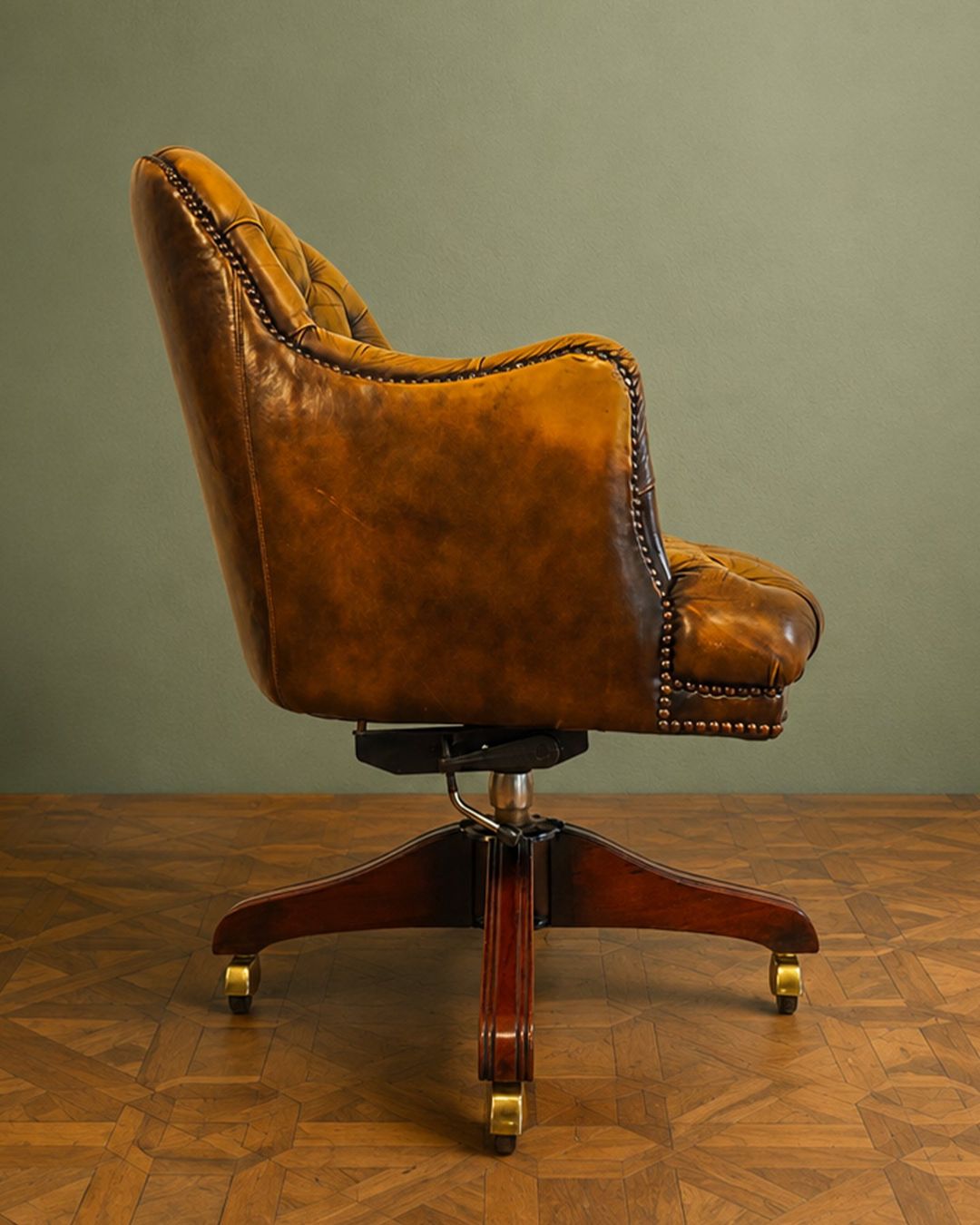Sessel: FAUTEUIL PEGASUS ART FORMA – Gebraucht aus Moutier von Vintage-signature