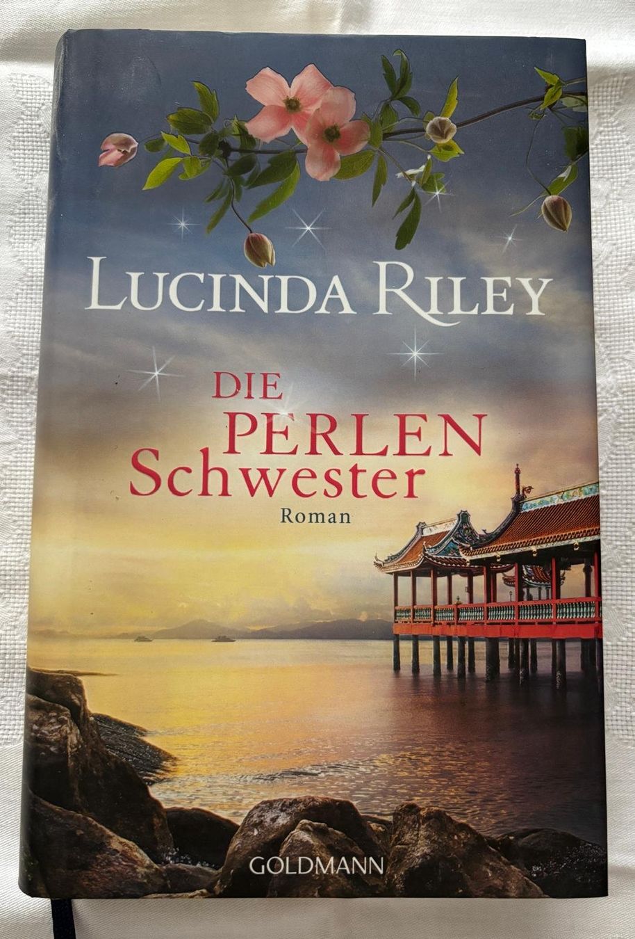 Bücher: Die Perlen Schwestern - Lucinda Riley – Gebraucht aus Interlaken von Poeschtli