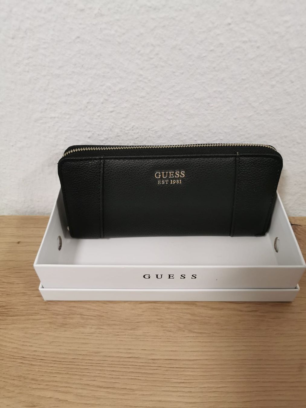 Guess Portamonete: GUESS Portemonnaie – Nuovo e nell'imballaggio originale da Basel venduto da dada_gili 1
