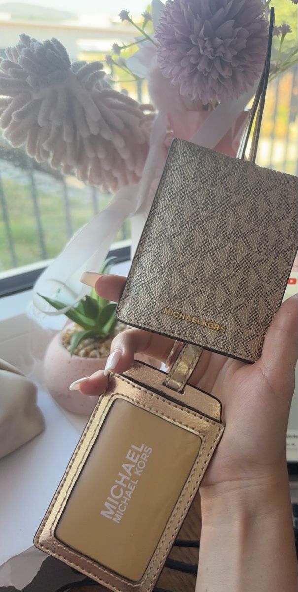 Michael Kors Portamonete: MICHAEL KORS KIT 🤍 – Nuovo (secondo la descrizione) da Oftringen venduto da lun_k928 2