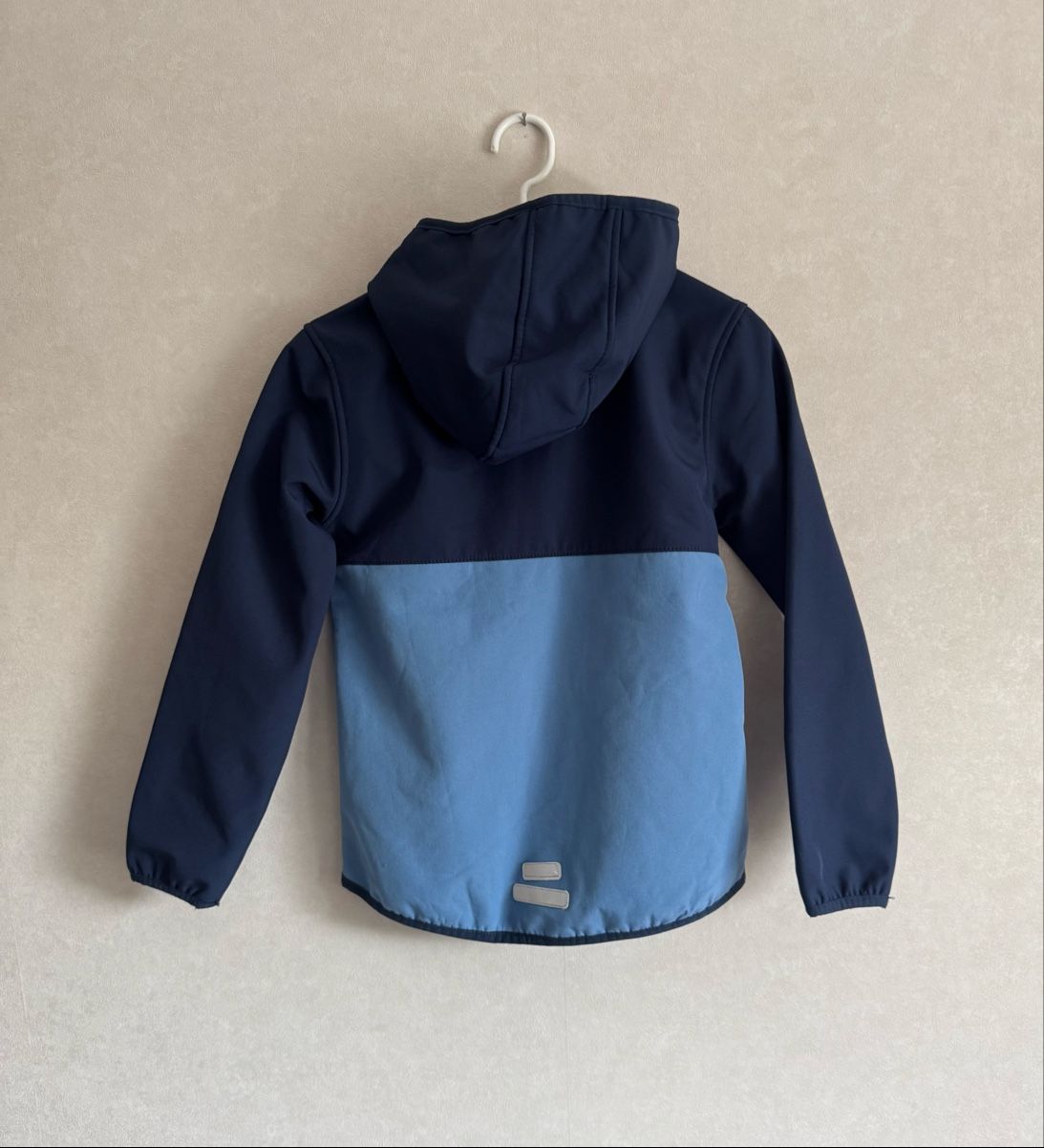 Giacche & Cappotti: Kinder Softshell Jacke Gr. 134/140 – Nuovo (secondo la descrizione) da Flumenthal venduto da Krajan 1