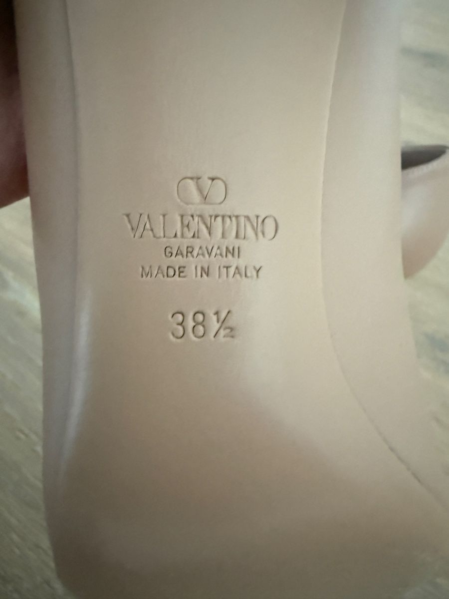 Valentino Scarpe da donna: Valentino Garavani Pumps - Grösse 38.5  – Nuovo e nell'imballaggio originale da Oberentfelden venduto da mir_6dfk 3