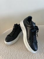 Alexander McQueen Sneakers schwarz