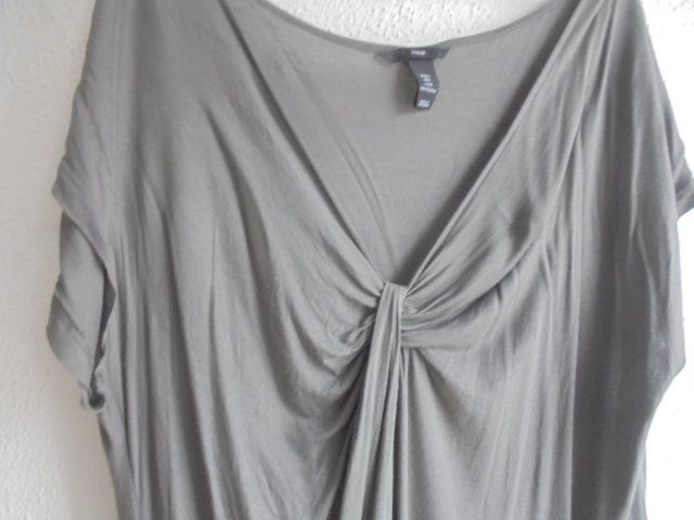 H&M T-shirt: T-Shirt grau Gr. L H& M NEU – Nuovo (secondo la descrizione) da Hinwil venduto da Glasperlen 1