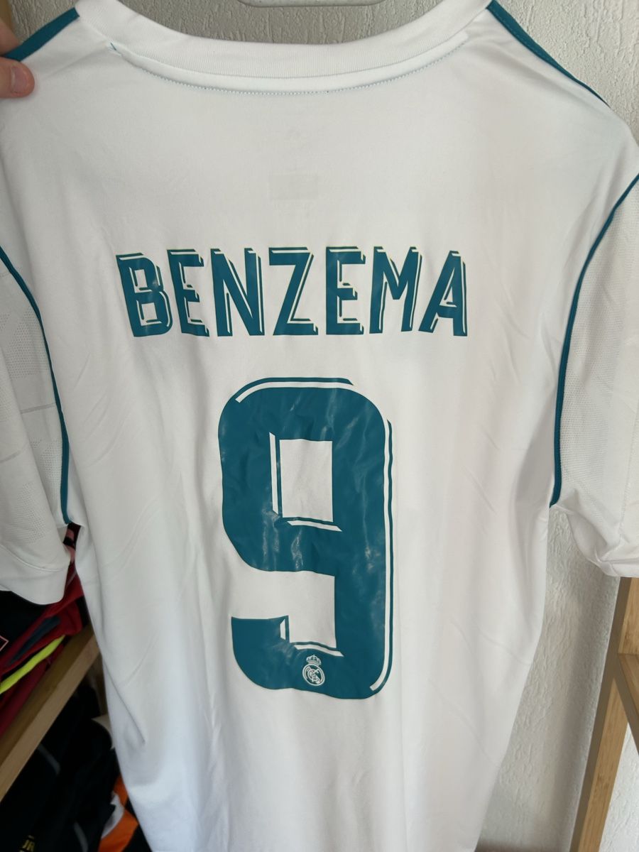Real Madrid Leibchen & Hosen: Maillot Real Madrid Benzema #9 - Taille L – Gebraucht aus Courgenay von mar_w26c
