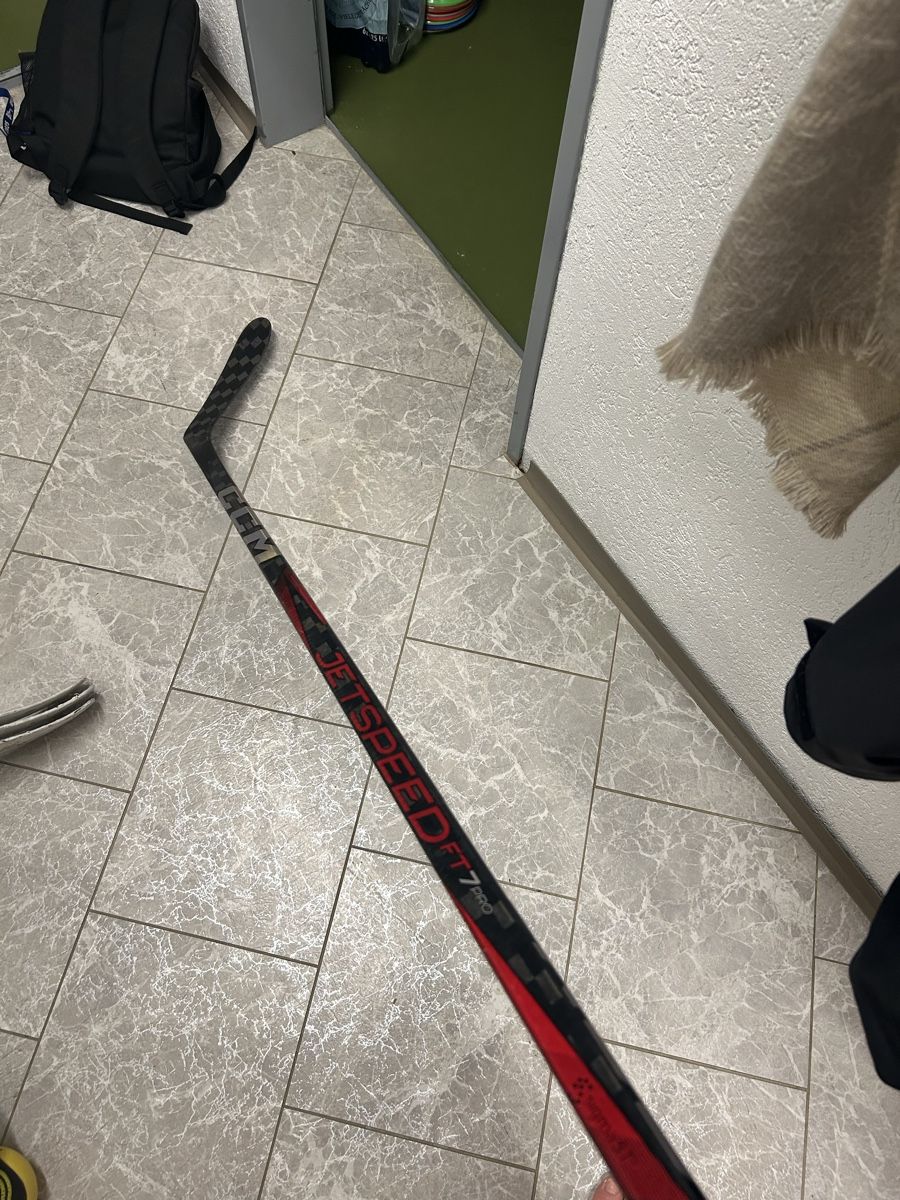 Ccm Crosses & Cannes: CCM Jetspeed FT7 Pro Rot – D'occasion à Bleienbach par lea_my5x 1