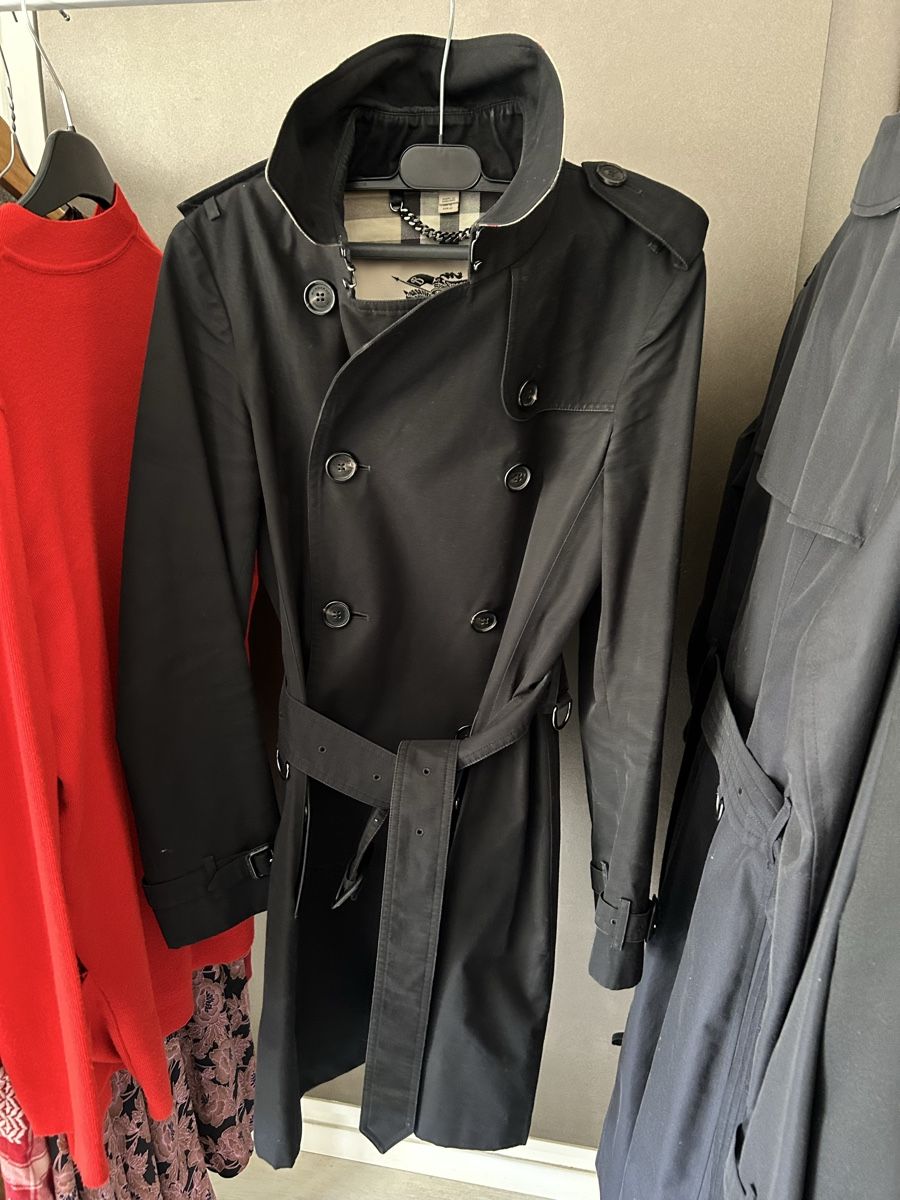 Burberry Mäntel: Trench Burberry noir – Gebraucht aus Lully VD von Garance040