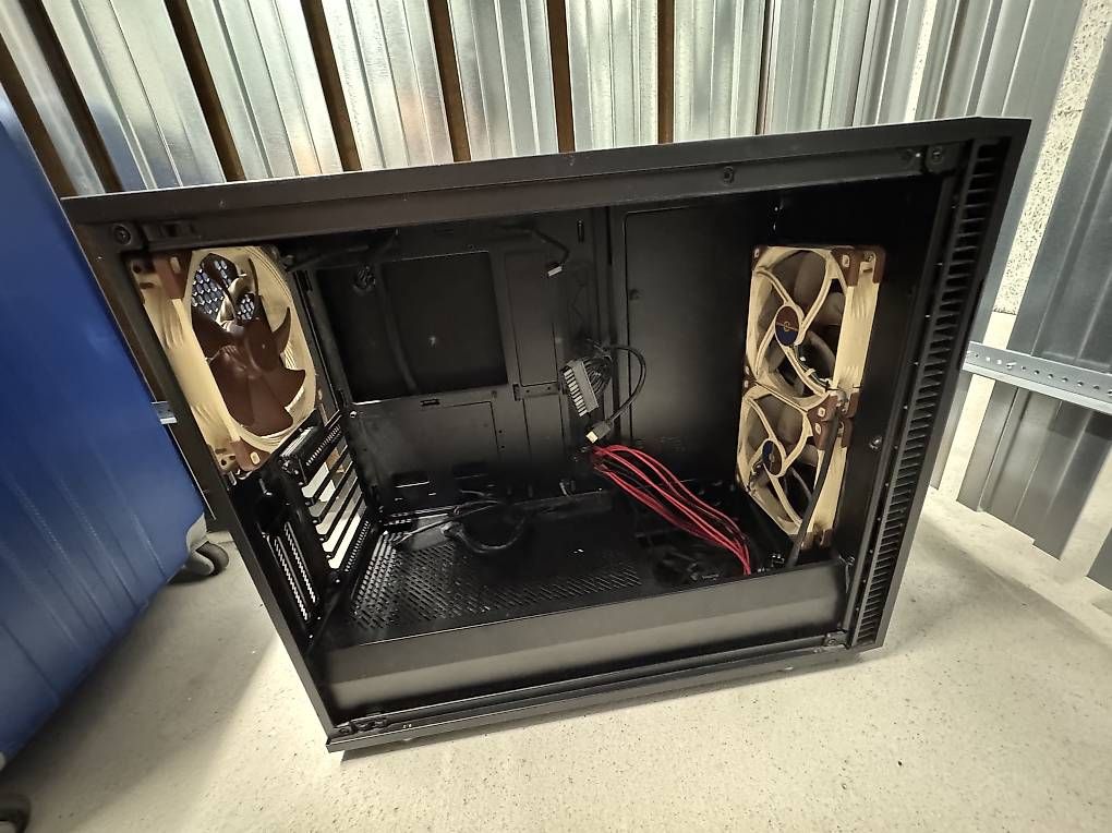 Fractal Custodie: Fractal Design Define Case + Power Supply 750W – Usato da Niederhasli venduto da flo_f272 2