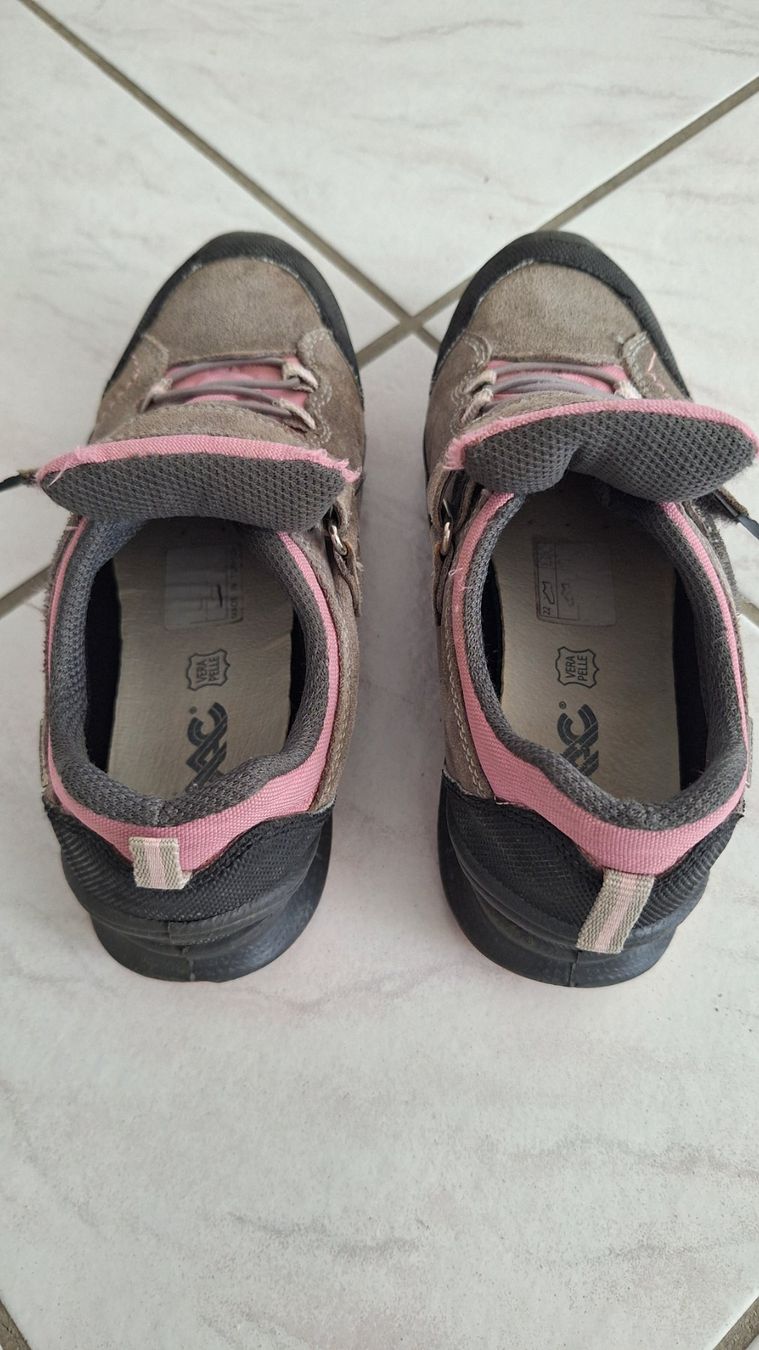 Scarpe per ragazze: Mädchenschuhe, Grösse 34 – Usato da Biberist venduto da rospel 1