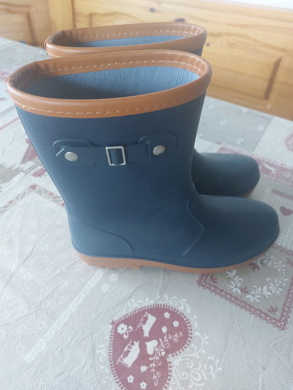 Scarpe per ragazzi: Tolle Regenstiefeli kaum gebraucht Gr 35 – Usato da Landquart venduto da Cedes 3