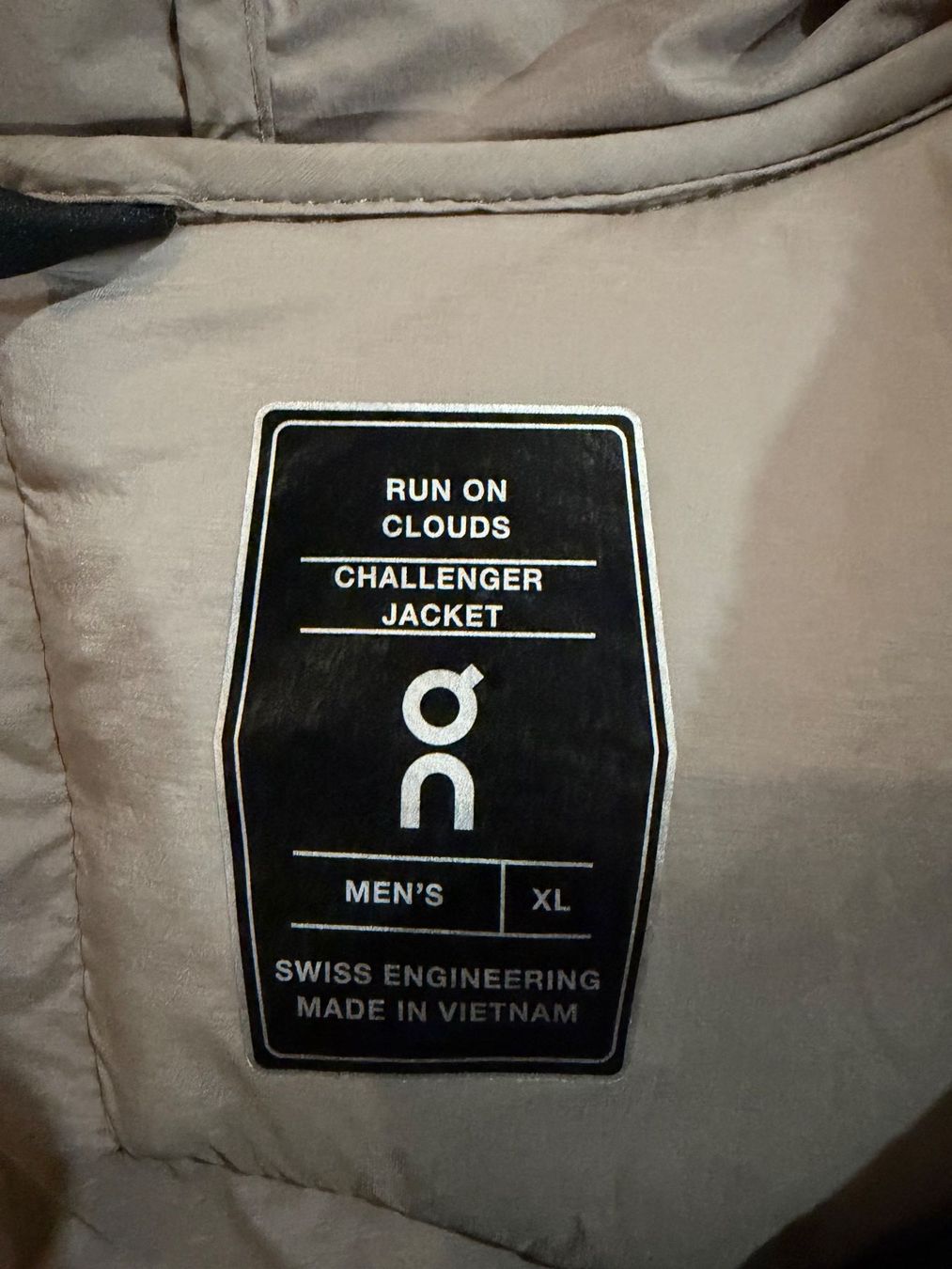 Jacken: ON Challenger Jacket – Gebraucht aus Winterthur von sch_dl7r 1