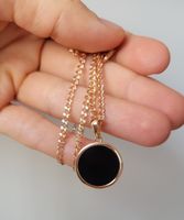 Vends magnifique collier avec pendentif rond — Neuf