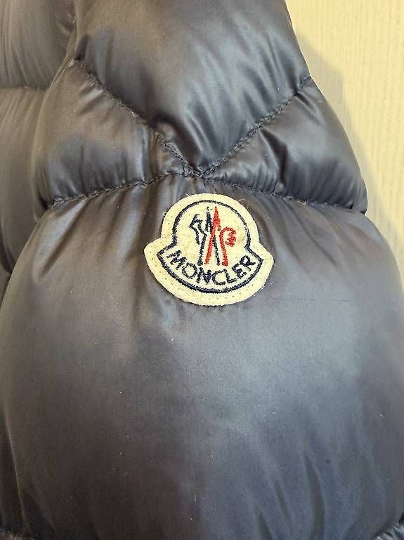 Moncler Giacche: Doudoune Moncler – Usato da Epalinges venduto da Forex.master 4