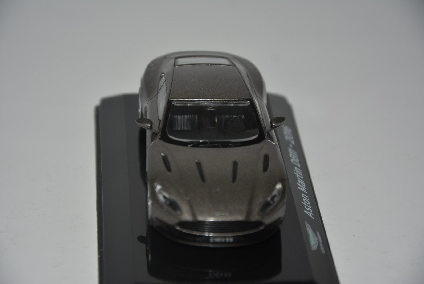 Aston Martin Modellini d'auto: Aston Martin DB11 2016 , 1.43 – Nuovo e nell'imballaggio originale da Goldach venduto da Feivel9 3