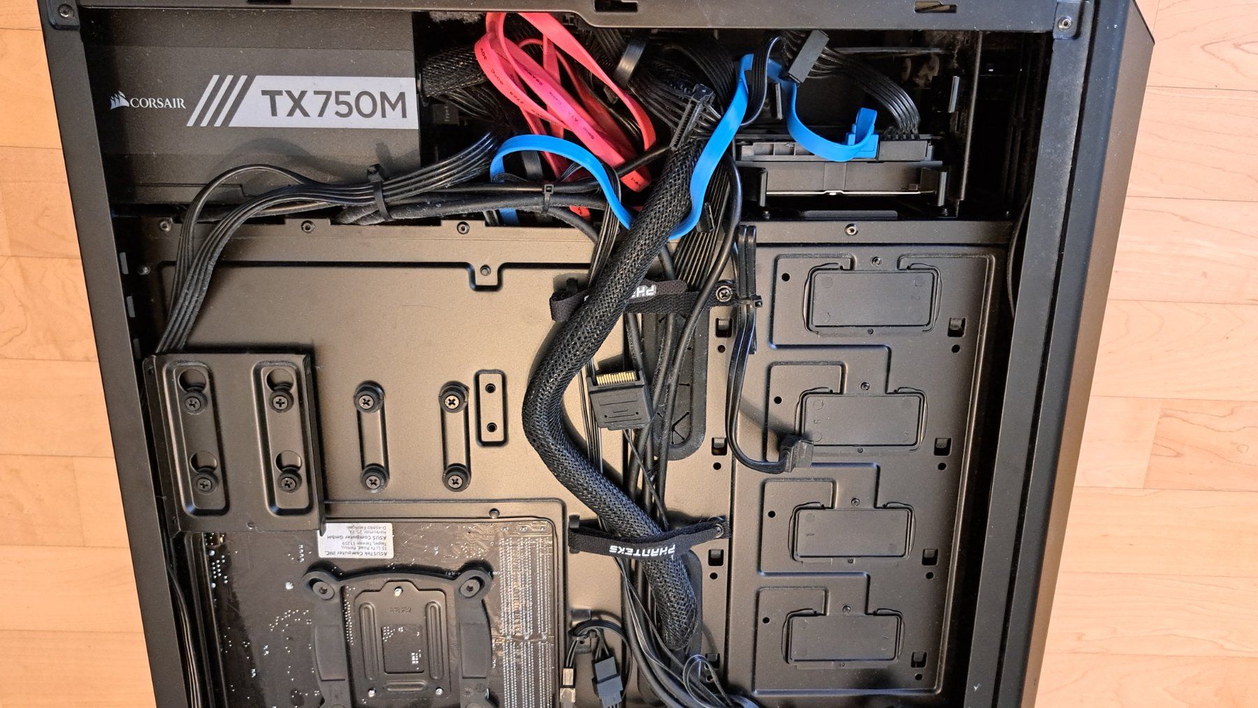 Intel PCs: Gepflegter Joule Performance PC, Intel i7-8700K CPU – Gebraucht aus Giswil von Bwyka 4