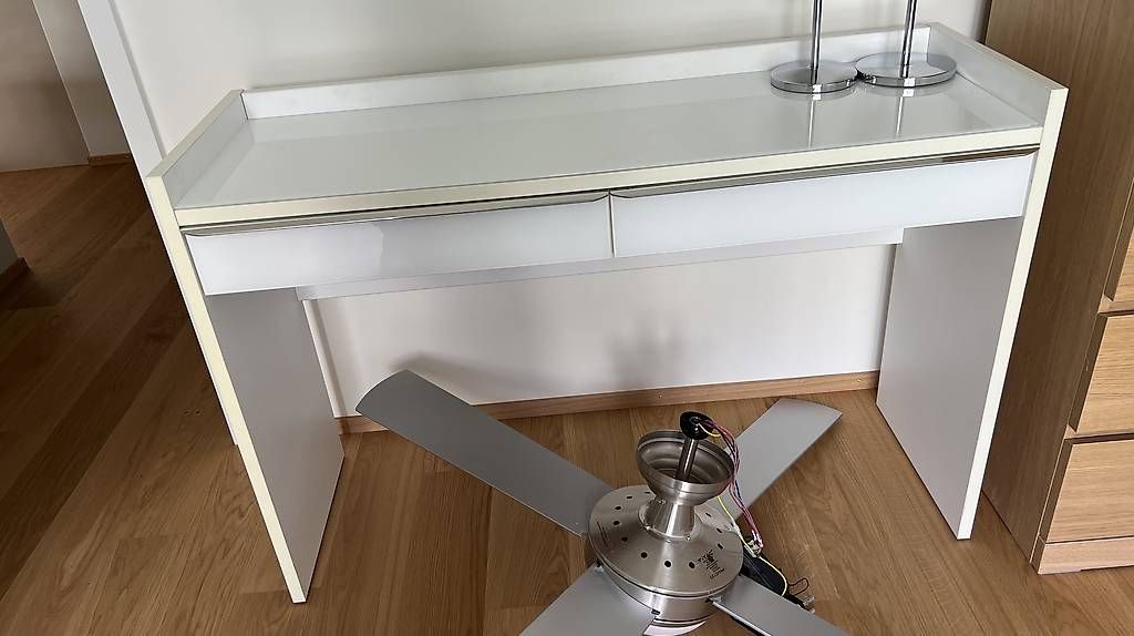 Tavoli da trucco: Schminktisch mit Spiegel und Beleuchtung – Usato da Augst BL venduto da luk_9wsv