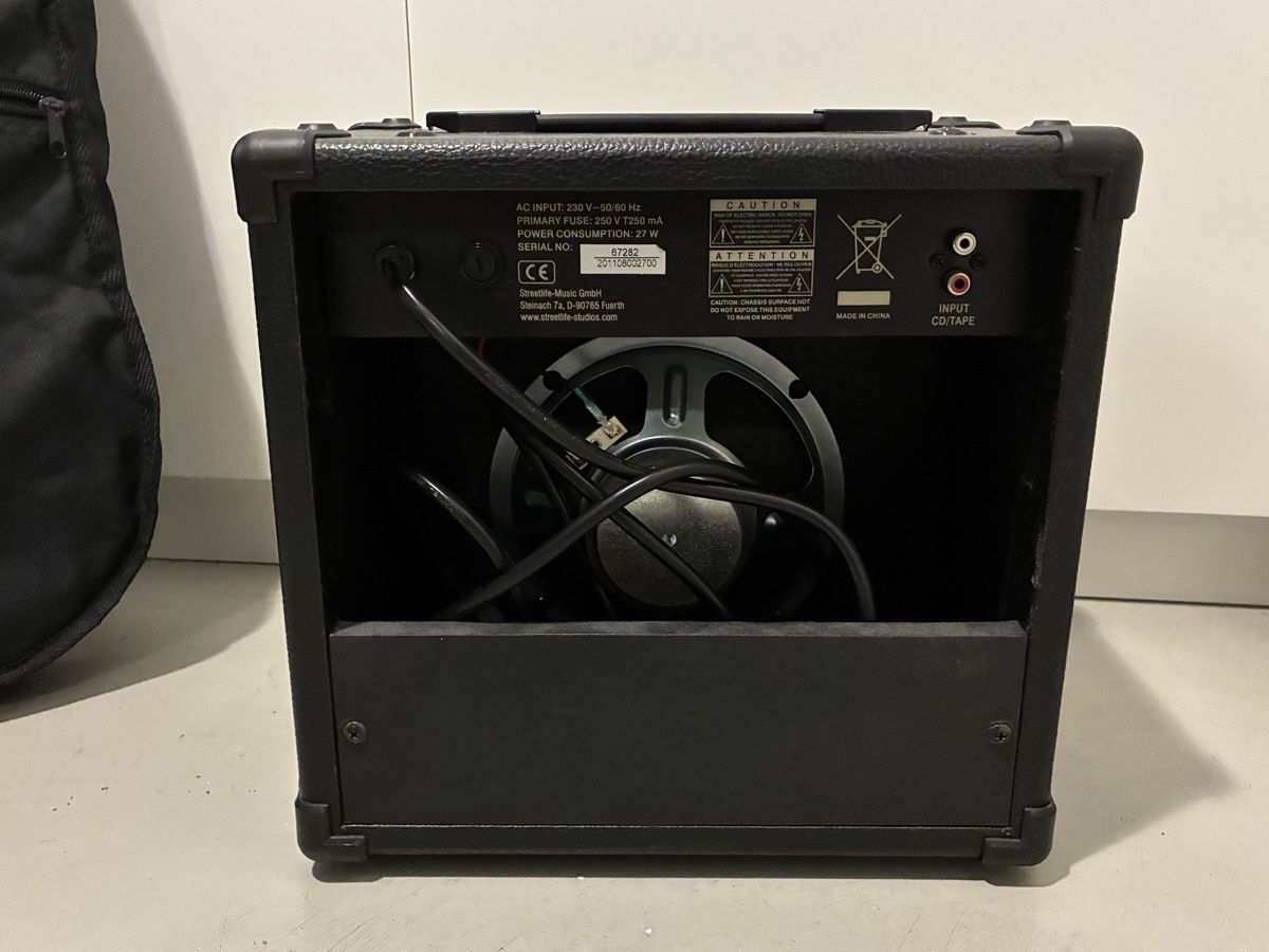 Strumenti musicali: E-Gitarre + Verstärker – Usato da Flawil venduto da joe_wsd6 3