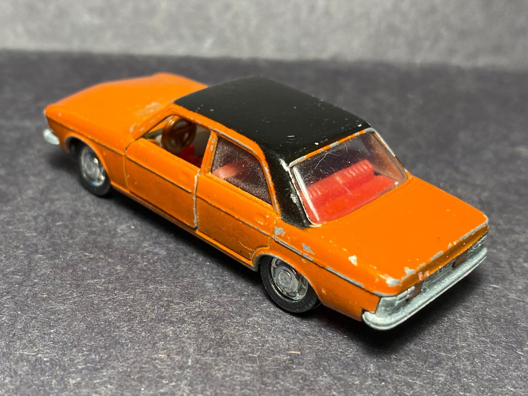 Schuco Modellini d'auto: Schuco Audi 100 LS Modellauto 1:66 – Usato da Spiez venduto da Mlandcruiser 2