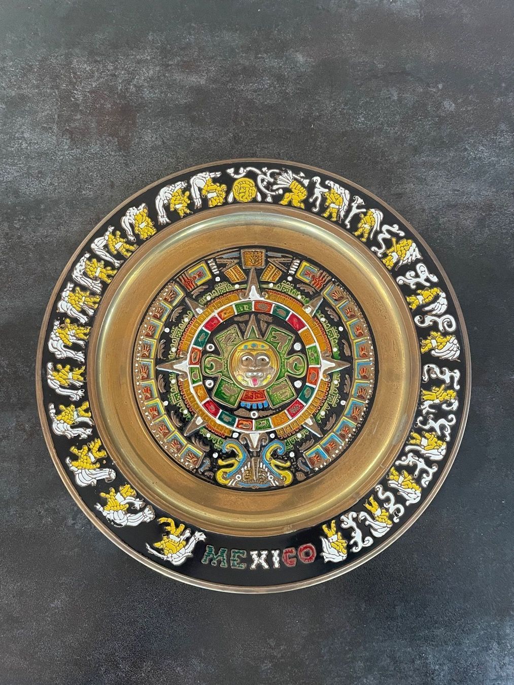 Piatti di portata: Ancien Plat en Laiton Mexico – Usato da Vallamand venduto da Bricbracbroc82 2