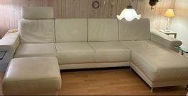 Weisses Ledersofa mit Ottomane und Glasablage!