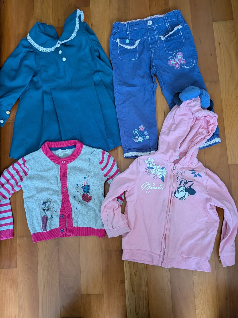 Lotti & Set di vestiti: Mädchen Kleiderpaket Gr.92 – Usato da Adliswil venduto da Udarius 2