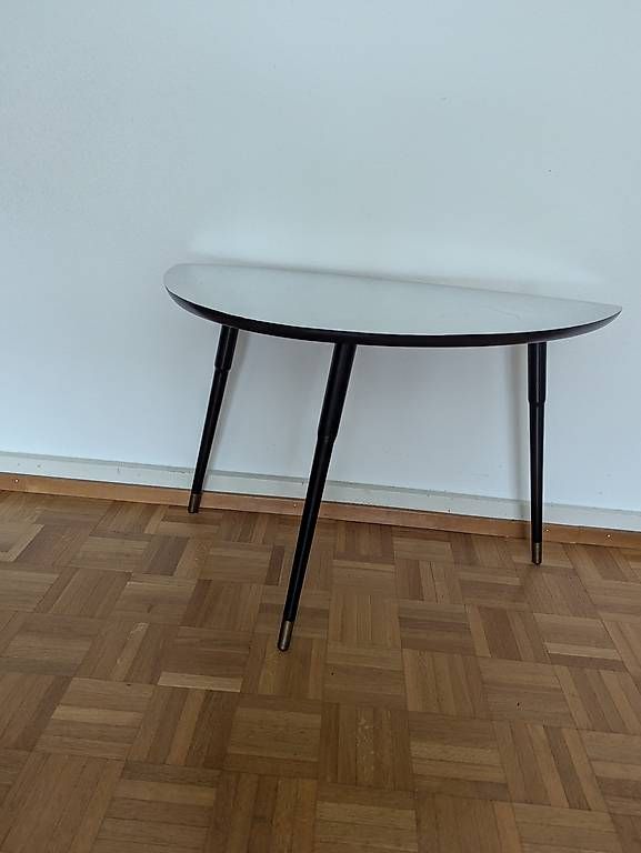 Tavoli: Ikea Lövbacken Tisch Dreibeinig – Usato da Zürich venduto da lin_6dtc 4
