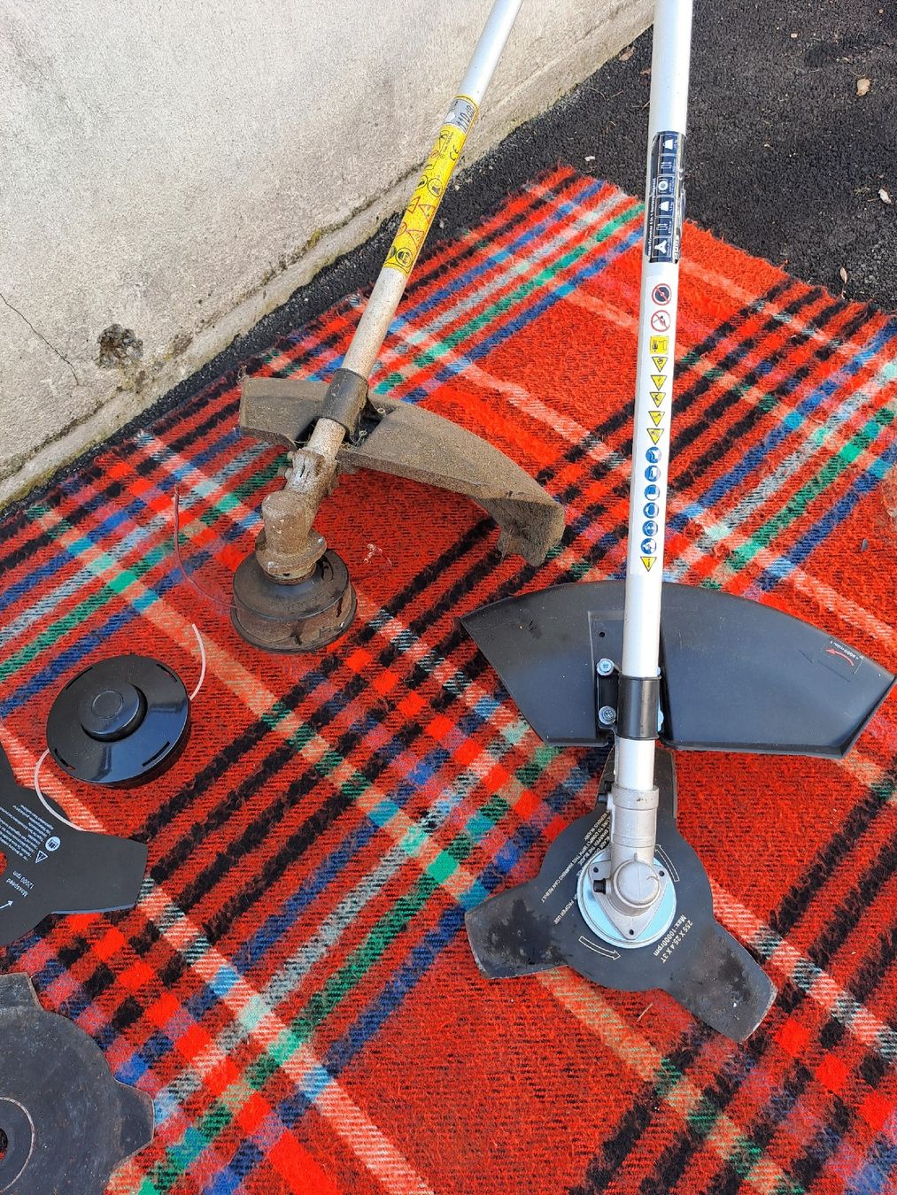 Lux Tutti gli attrezzi: LUX Tools Benzin Rasentrimmer – Usato da Uster venduto da PierGiak 1