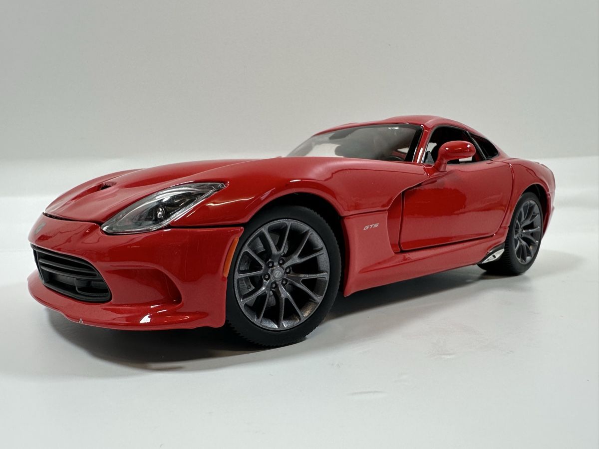 Maisto Modellautos: Dodge Viper SRT GTS 1:18, rot, MAISTO – Gebraucht aus Zofingen von rf9_x2xt